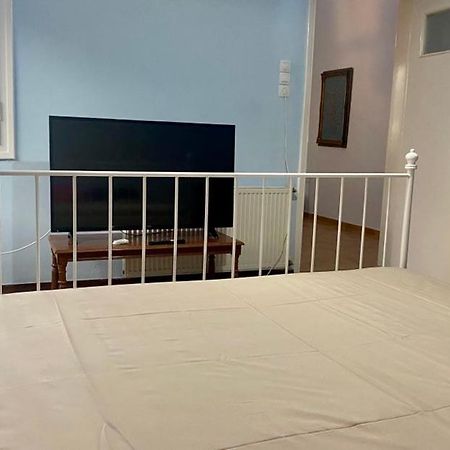 Tiffany'S 5' Min From Airport Apartment Spáta Екстериор снимка