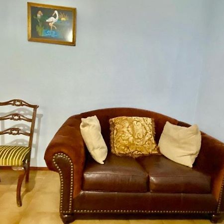 Tiffany'S 5' Min From Airport Apartment Spáta Екстериор снимка