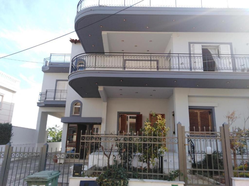 Tiffany'S 5' Min From Airport Apartment Spáta Екстериор снимка