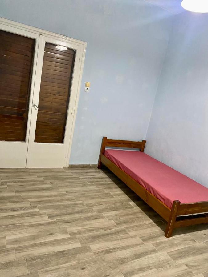 Tiffany'S 5' Min From Airport Apartment Spáta Екстериор снимка