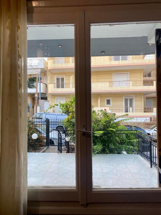 Tiffany'S 5' Min From Airport Apartment Spáta Екстериор снимка