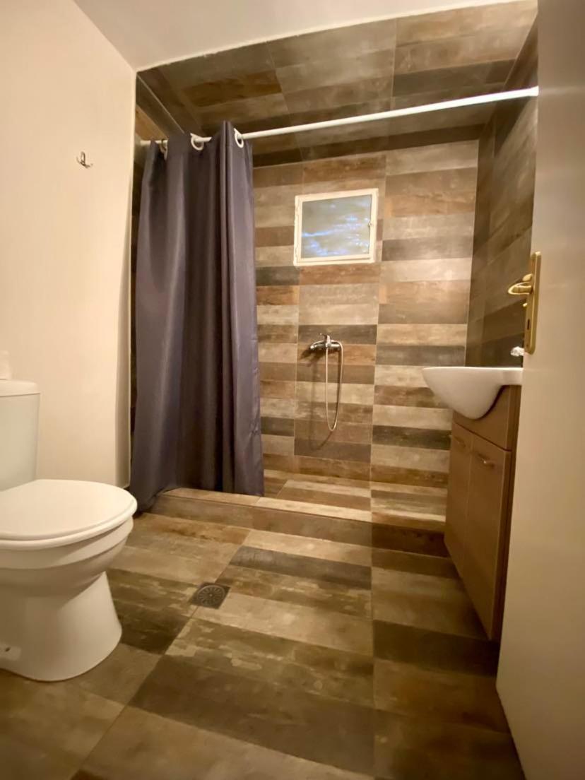 Tiffany'S 5' Min From Airport Apartment Spáta Екстериор снимка